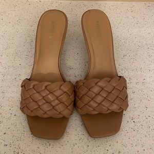 Express Heeled Tan/Nude Braided Slides Womens Sandals SZ 7